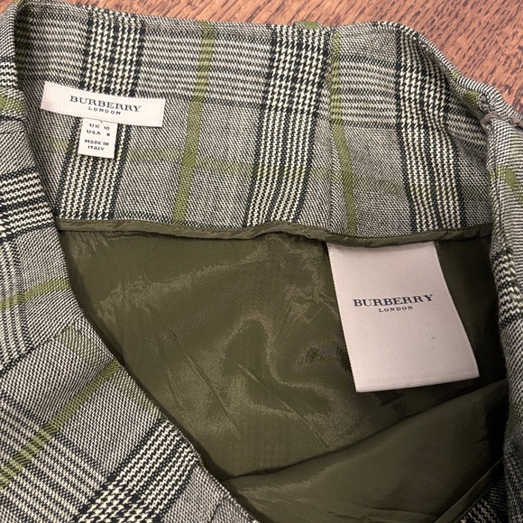 Vintage Burberry Checkered pleated Pencil Skirt in Olive and Beige 8 - Picture 10 of 12